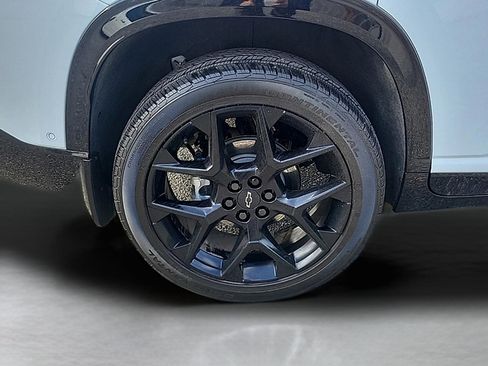 Used 2026 Chevrolet Traverse RS AWD/4WD image 9