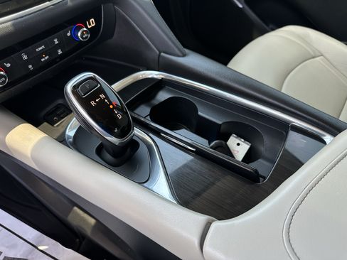 Used 2020 Buick Enclave Essence FWD image 25
