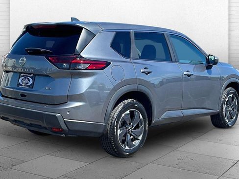 Used 2025 Nissan Rogue SV AWD/4WD image 14