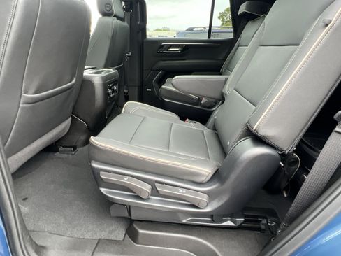 Used 2025 Chevrolet Tahoe Premier AWD/4WD image 24