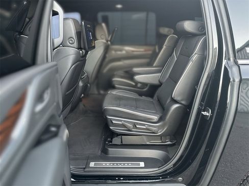 Used 2024 Cadillac Escalade ESV Premium Luxury w/ Performance Package image 29