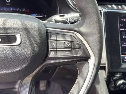 Certified 2023 Jeep Grand Cherokee Altitude AWD/4WD image 17