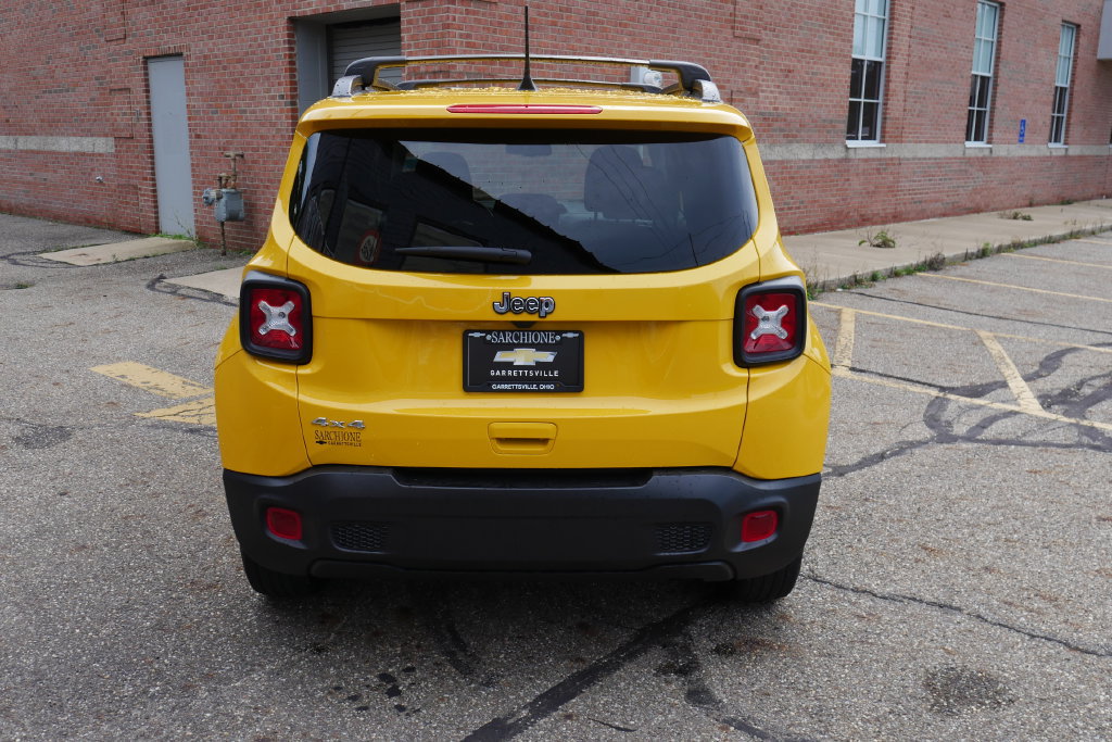 Used 2023 Jeep Renegade Latitude w/ Premium Group AWD/4WD image 6
