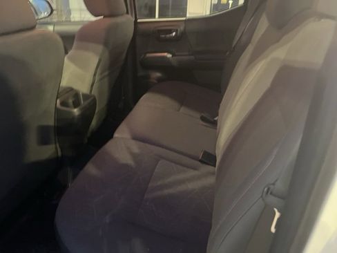 Used 2019 Toyota Tacoma TRD Off-Road image 9