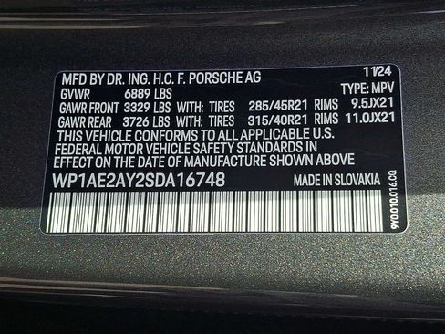 Used 2025 Porsche Cayenne E-Hybrid AWD/4WD image 26