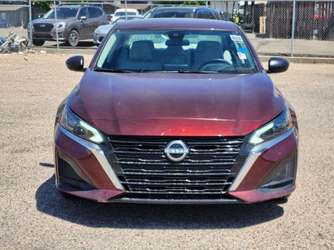 Used 2025 Nissan Altima 2.5 SV FWD image 6