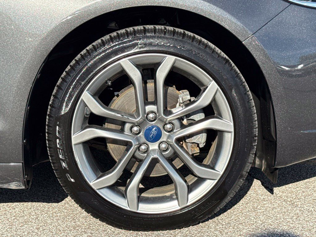 Used 2019 Ford Fusion Titanium FWD image 12