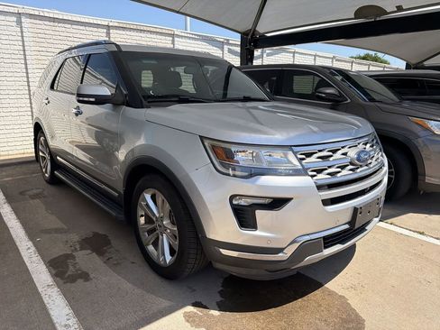 Used 2019 Ford Explorer Limited w/ Class III Trailer Tow Package FWD image 2