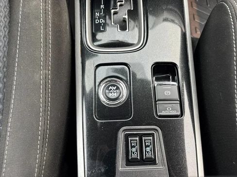 Used 2018 Mitsubishi Outlander SEL AWD/4WD image 23