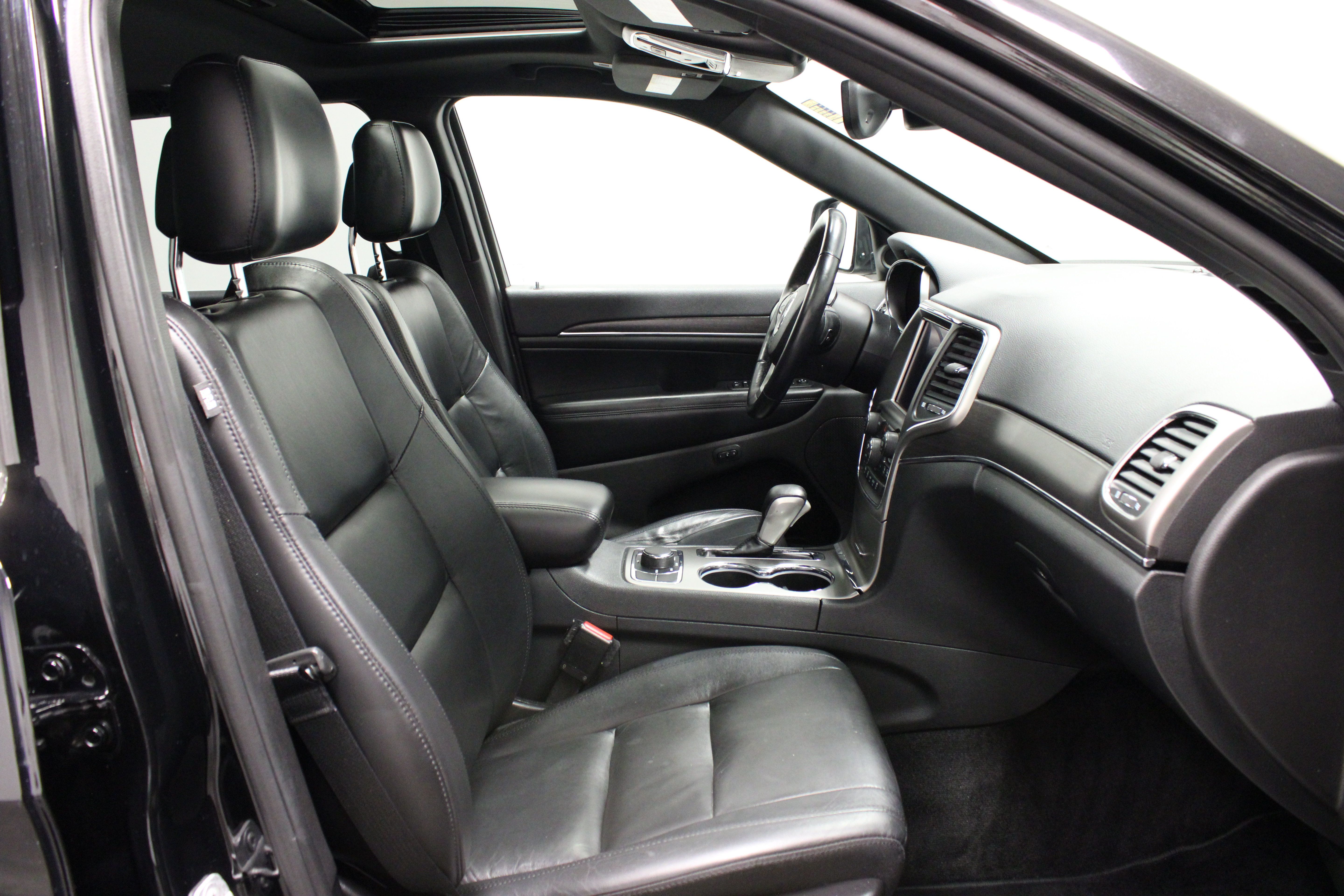 Used 2018 Jeep Grand Cherokee Limited AWD/4WD image 15