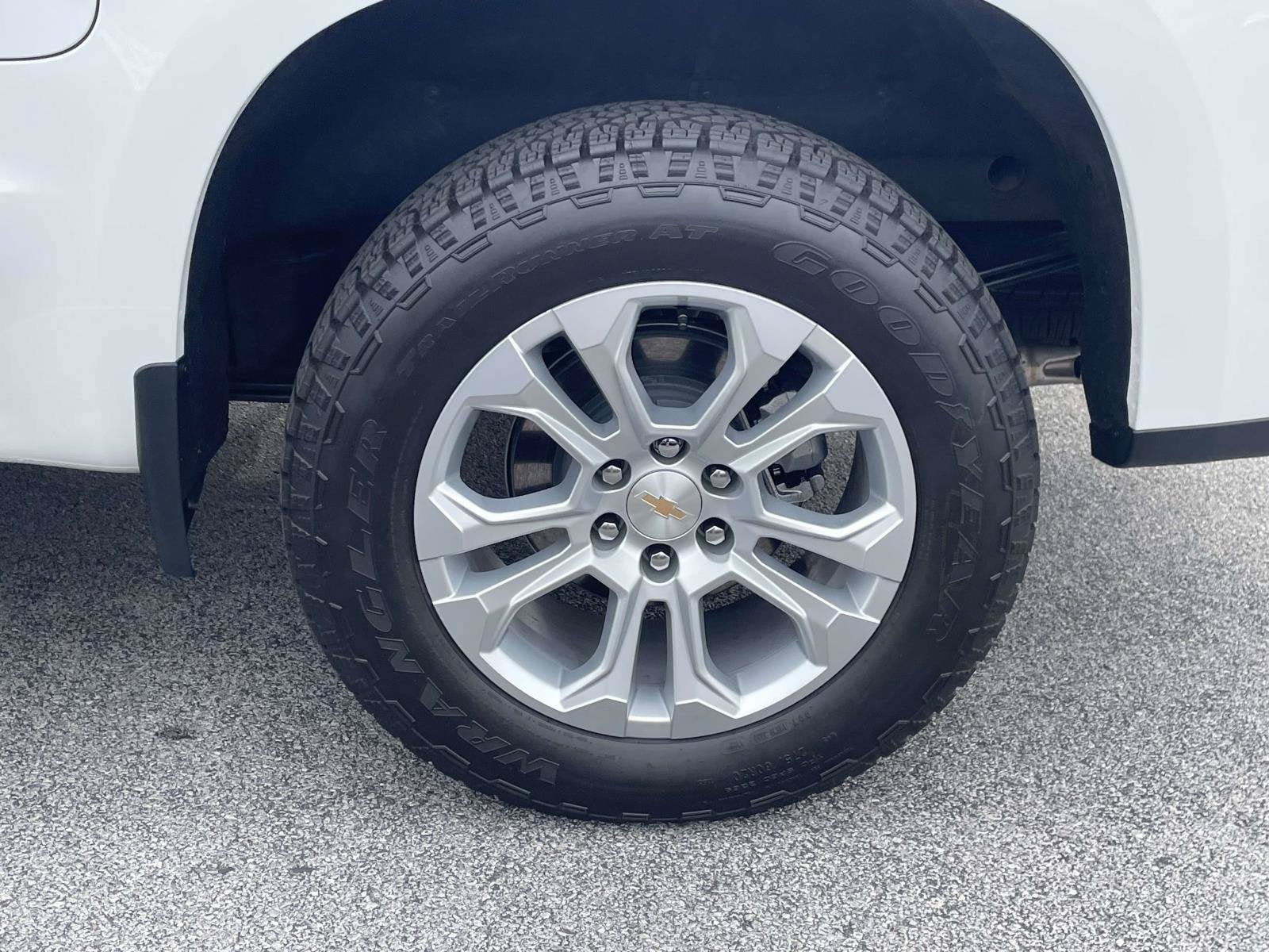 Used 2026 Chevrolet Silverado 1500 LTZ AWD/4WD image 8