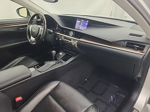 Used 2015 Lexus ES 350 w/ Luxury Package FWD image 12