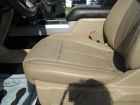 Used 2018 Ford F150 Lariat AWD/4WD image 19