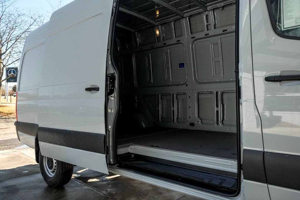 Used 2026 Mercedes-Benz Sprinter 2500 image 11