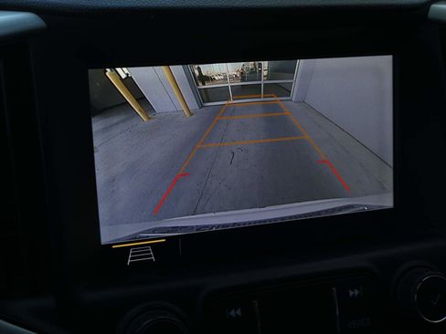 Used 2021 GMC Terrain SLT image 18