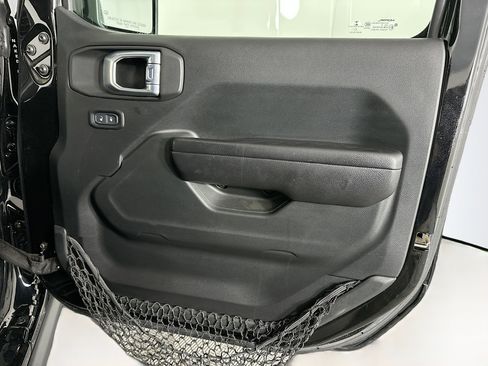 Used 2021 Jeep Gladiator Sport image 30