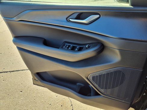 New 2025 Jeep Grand Cherokee Altitude w/ Trailer Tow Package image 15