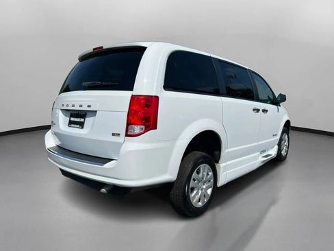 Used 2019 Dodge Grand Caravan SE FWD image 9
