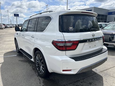 Used 2023 Nissan Armada Platinum w/ Captain's Chairs Package AWD/4WD image 11