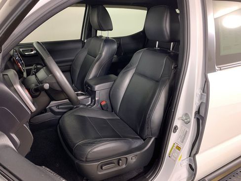 Used 2021 Toyota Tacoma TRD Sport w/ TRD Premium Sport Package image 28