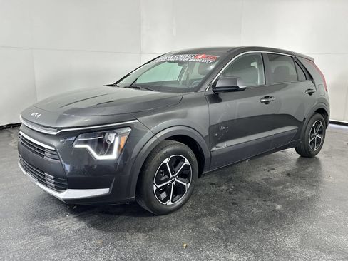 Used 2025 Kia Niro LX FWD image 4