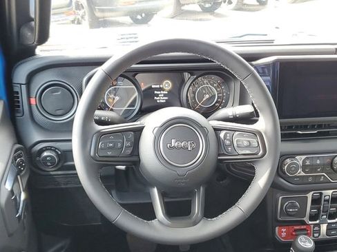 New 2025 Jeep Gladiator Rubicon image 8