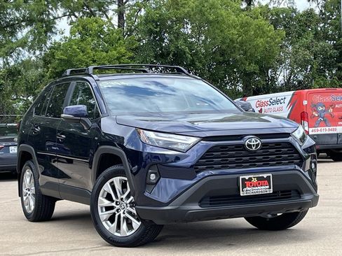 Used 2025 Toyota RAV4 XLE Premium FWD image 2