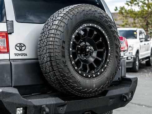 Used 2010 Toyota FJ Cruiser Base image 13