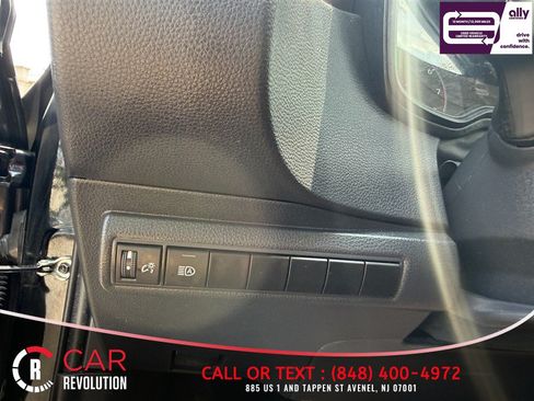 Used 2024 Toyota Corolla LE FWD image 21