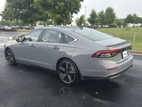 Used 2025 Honda Accord Sport image 7