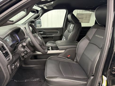 New 2026 RAM 2500 Laramie AWD/4WD image 13