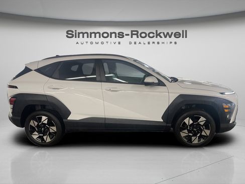 Used 2024 Hyundai Kona SEL image 4