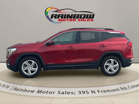 Used 2019 GMC Terrain SLE w/ Driver Convenience Package FWD image 4