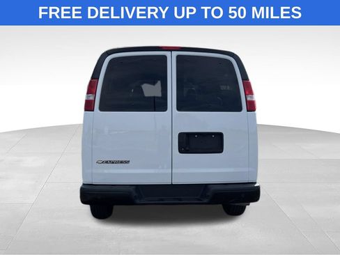Used 2023 Chevrolet Express 3500 LS RWD image 6