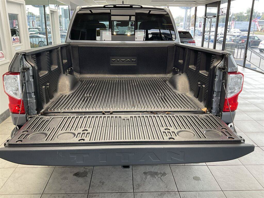 Used 2023 Nissan Titan SV w/ SV Convenience Package AWD/4WD image 22