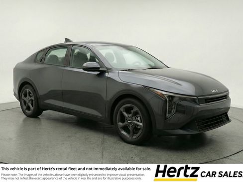 Used 2025 Kia K4 LXS image 1