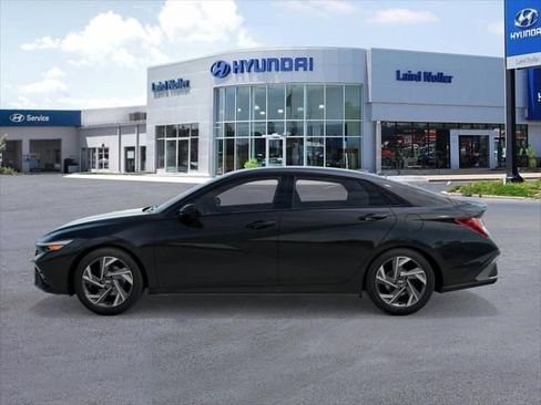 New 2026 Hyundai Elantra SEL Sport Premium FWD image 3