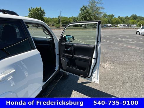 Used 2021 Toyota 4Runner TRD Off-Road Premium w/ Moonroof Package AWD/4WD image 19