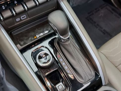 Used 2025 Chevrolet Colorado ZR2 w/ Technology Package image 19