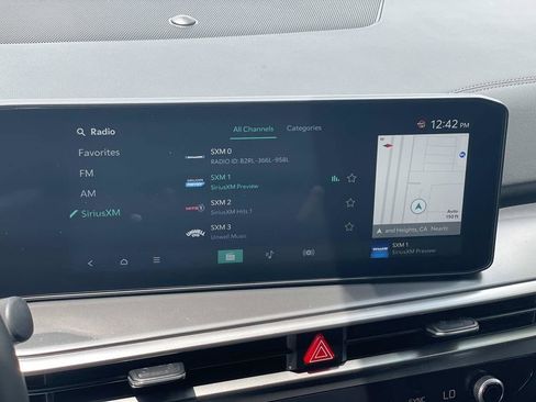 Used 2025 Kia Sorento S FWD image 10