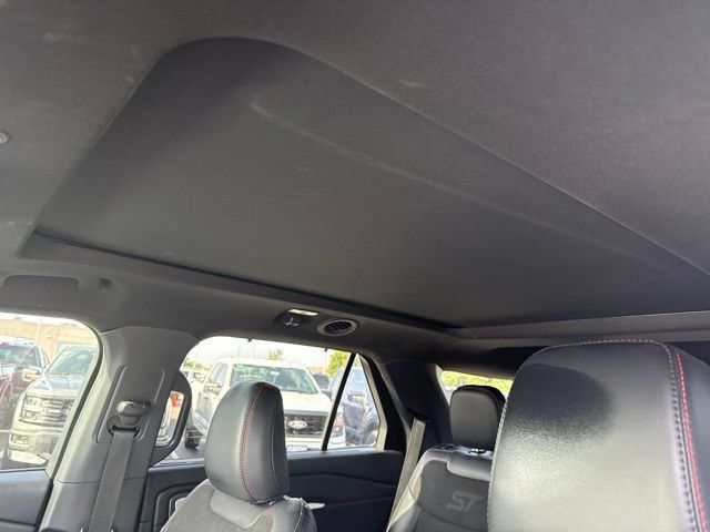 Used 2025 Ford Explorer ST AWD/4WD image 22