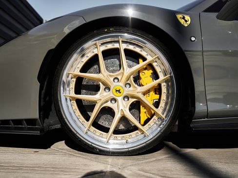 Used 2022 Ferrari F8 Tributo image 3