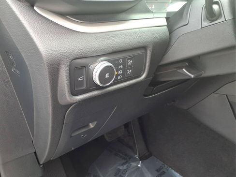 Used 2020 Ford Explorer XLT w/ Equipment Group 202A AWD/4WD image 22