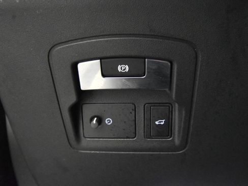 Used 2020 Land Rover Range Rover Velar S image 29