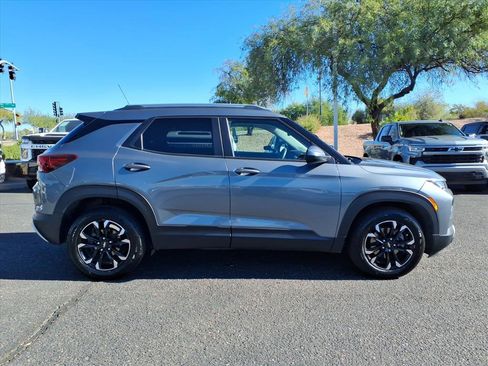 Used 2021 Chevrolet TrailBlazer LT w/ Convenience Package image 4