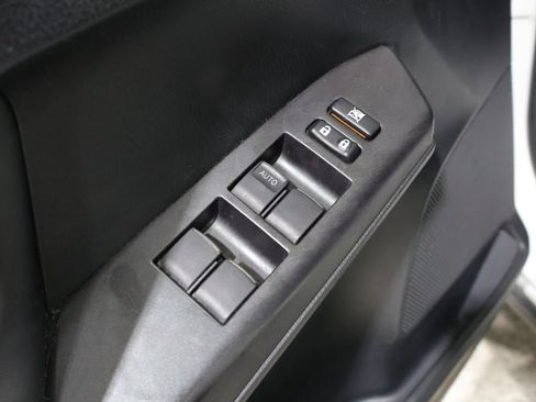 Used 2017 Toyota RAV4 XLE AWD/4WD image 14