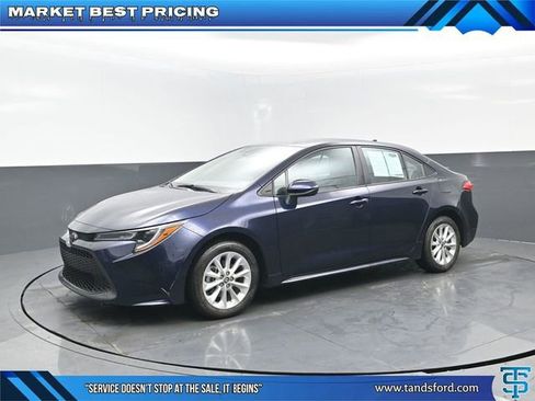 Used 2022 Toyota Corolla LE image 1