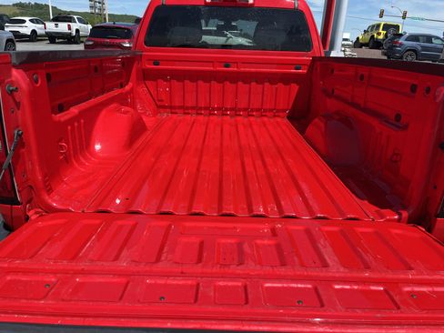 Used 2018 Chevrolet Colorado W/T AWD/4WD image 6