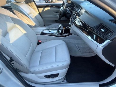 Used 2011 BMW 535i Sedan image 13