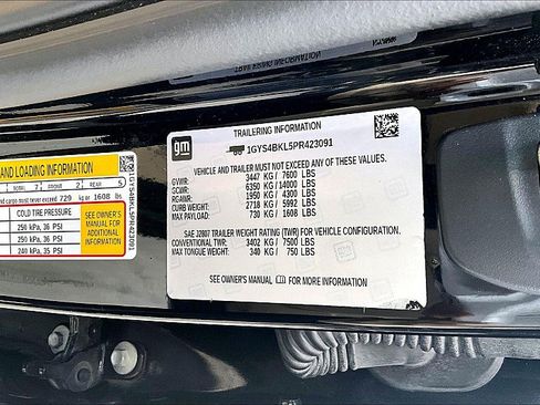 Used 2023 Cadillac Escalade Premium Luxury w/ Performance Package AWD/4WD image 26